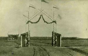 Kolppanan laulujuhlien portti 1913.