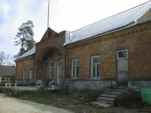 Villa Inkerin palvelutaloon kuuluva Paronintalo. 
